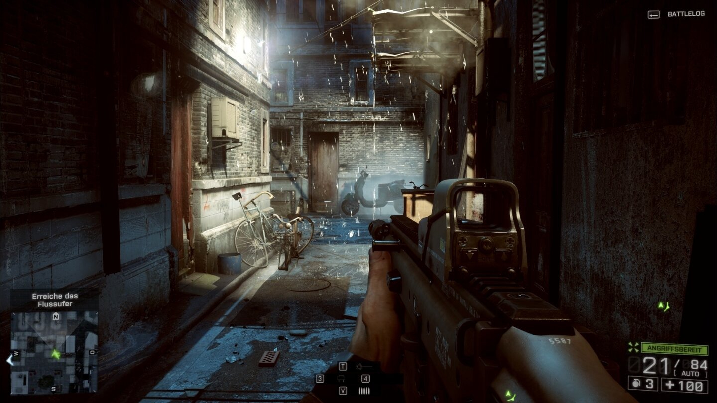 Battlefield 4Wie hübsch eine kleine, heruntergekommene Gasse im Dreckswetter aussehen kann.