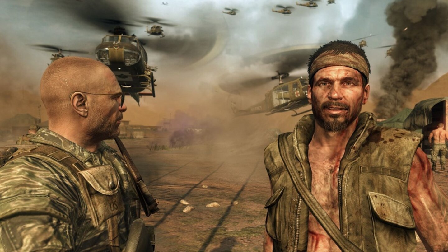 Call of Duty: Black OpsMit Black Ops lässt nun auch Entwickler Treyarch den Zweiten Weltkrieg als Setting für die Call-of-Duty-Serie zurück. Ganz bis in die Gegenwart schafft es das zweite Entwickler-Team der Shooter-Reihe allerdings nicht, denn Call of Duty: Black Ops führt uns in die Zeit des Kalten Krieges. Hier sind wir meist in der Rolle von Elitesoldat Alex Mason und CIA-Agent Jason Hudson in geheimen Operationen quer über den Globus unterwegs. So sollen wir in Kubo beispielsweise Fidel Costro töten, was aber nicht gelingt.Die Story von Black Ops wird zu großen Teilen in Rückblenden erzählt, denn Mason wird des Verrats bezichtigt. Wie es dazu kam und was der aus Call of Duty: World at War bekannte Viktor Reznov mit Mason zu tun hat, erfahren wir in Einsätzen quer über den Erdball, es ist sogar ein Zeitsprung in den Zweiten Weltkrieg dabei.Neue in Black Ops ist nicht nur das Setting, so können wir in der Solo-Kampagne auch erstmals einen Hubschrauber fliegen und natürlich ist die inzwischen fast obligatorische Luftunterstützungs-Mission dabei. Im Multiplayer-Modus kamen die Wager-Matches hinzu, bei denen Spieler wie beim Poker einen Einsatz von Punkten vor Rundenbeginn machen. Der Pot geht dann an den Gewinner der Runde. Außerdem wurde der Zombie-Modus deutlich ausgebaut. Deutsche Spieler konnten den Koop-Part zudem erstmals offiziell spielen, in World of War war der Modus aus der deutschen Fassung entfernt worden.Die DLC-Flut machte auch vor Black Ops nicht halt. Inzwischen wurden vier Mappacks zum Preis von je rund 15 Euro veröffentlicht.